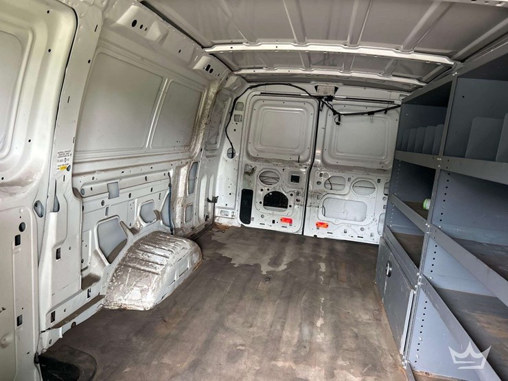 2012-ford-cargo-image-19