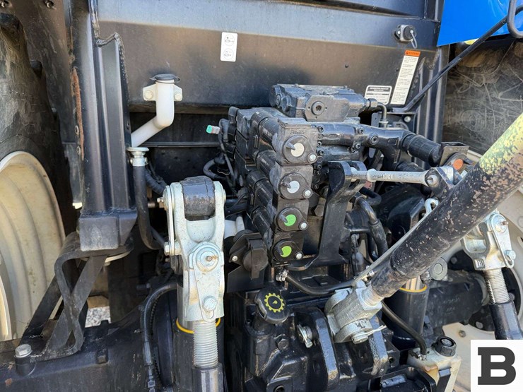 2016-new-holland-t6.145-image-36