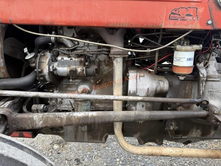 massey-ferguson-135-image-19