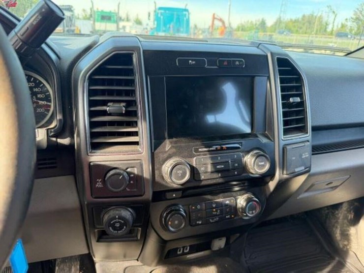 2018-ford-f150-xlt-image-13