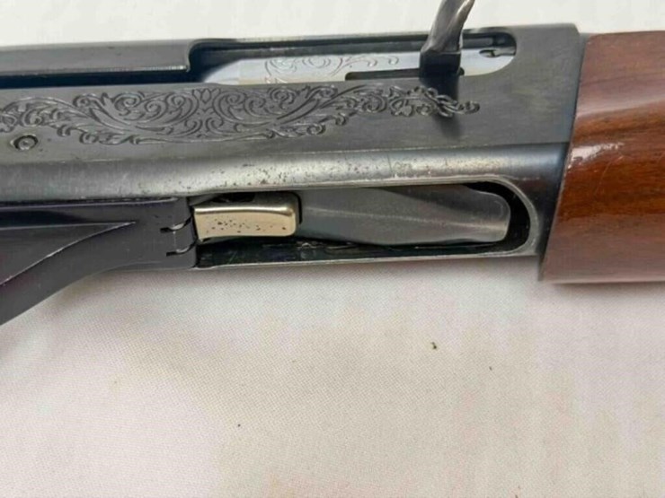 remington-arms-co-1100-12g-shotgun-image-10