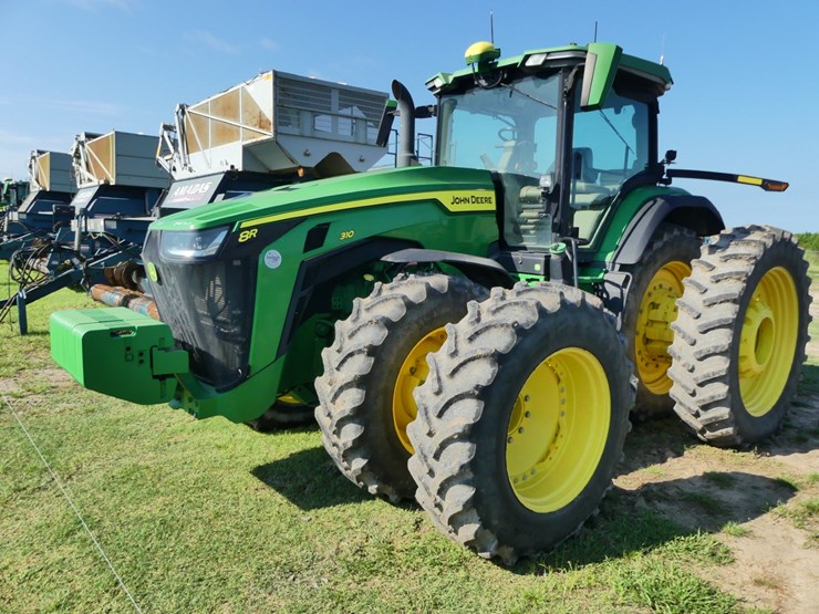 2021-john-deere-8r-310-image-2