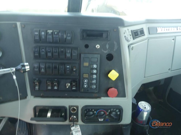 2017-western-star-4700sf-image-16