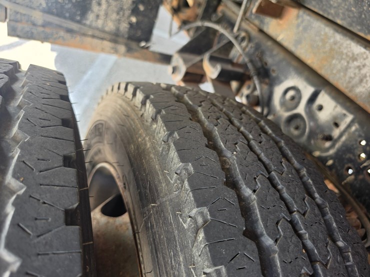 2006-ford-f550-image-63