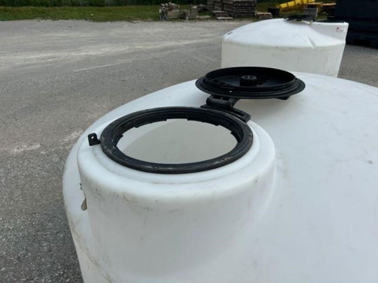 1100-gal-polyethylene-water-tank-image-6