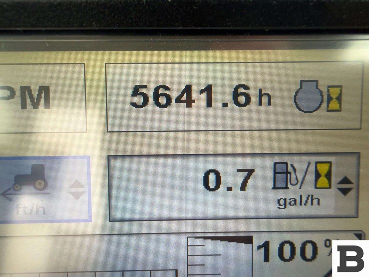 2015-john-deere-6210r-image-78