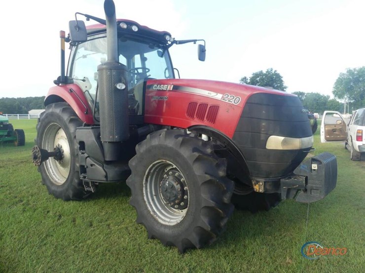 2020-case-ih-magnum-220-image-1