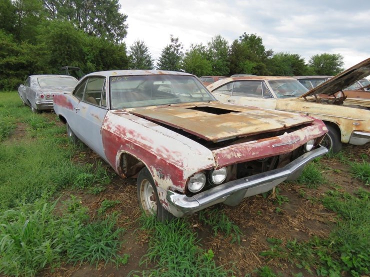 1965-chevrolet-impala-2dr-ht-image-3