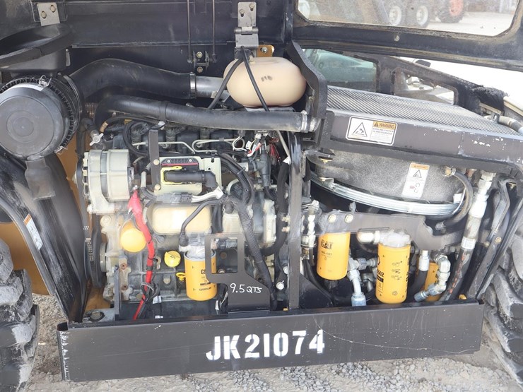 2016-caterpillar-th255c-image-22