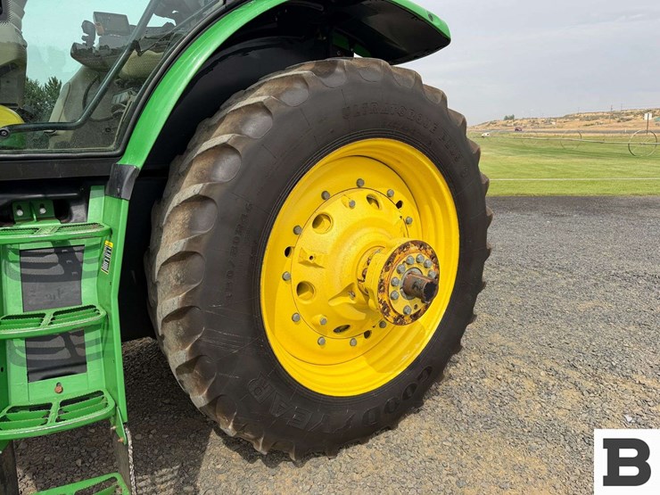 2015-john-deere-6210r-image-27