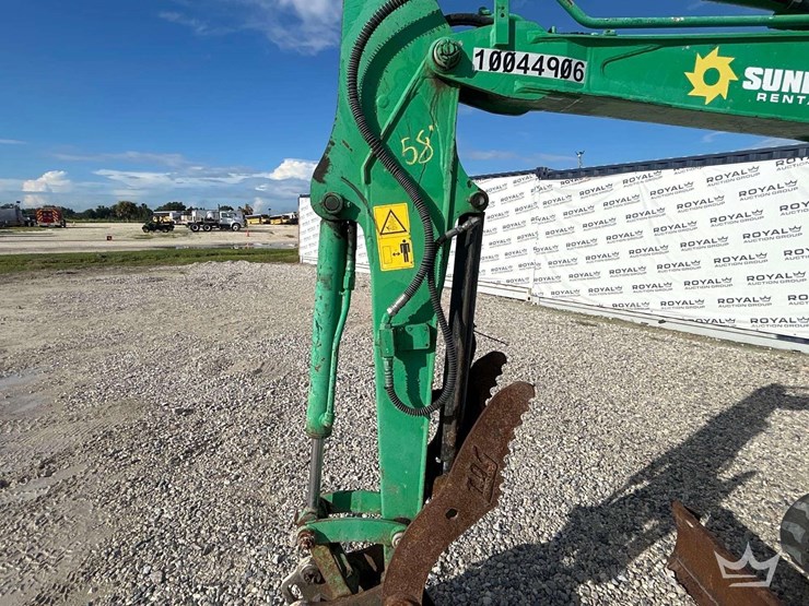 2018-takeuchi-tb230-image-14