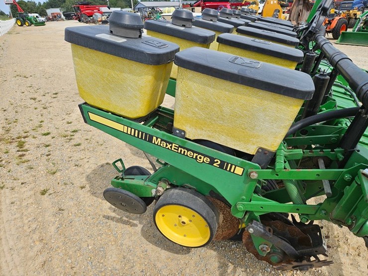 john-deere-7200-image-28