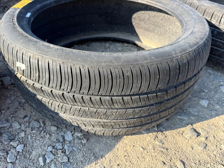 #2807-•-(1)-235/40r19-tire-inv#-2807-image-5