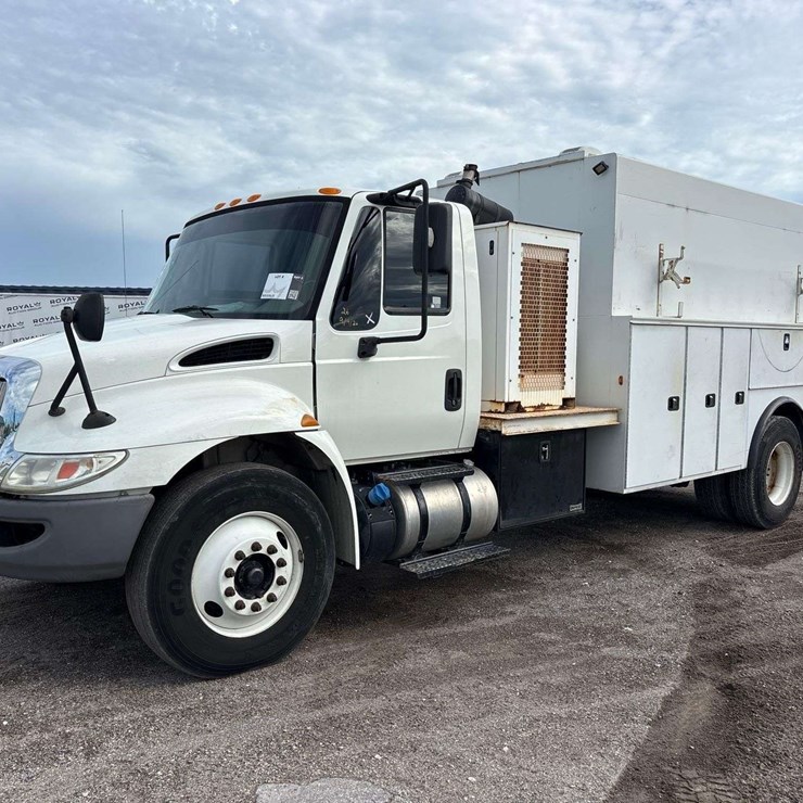 2018 INTERNATIONAL DURASTAR 4300