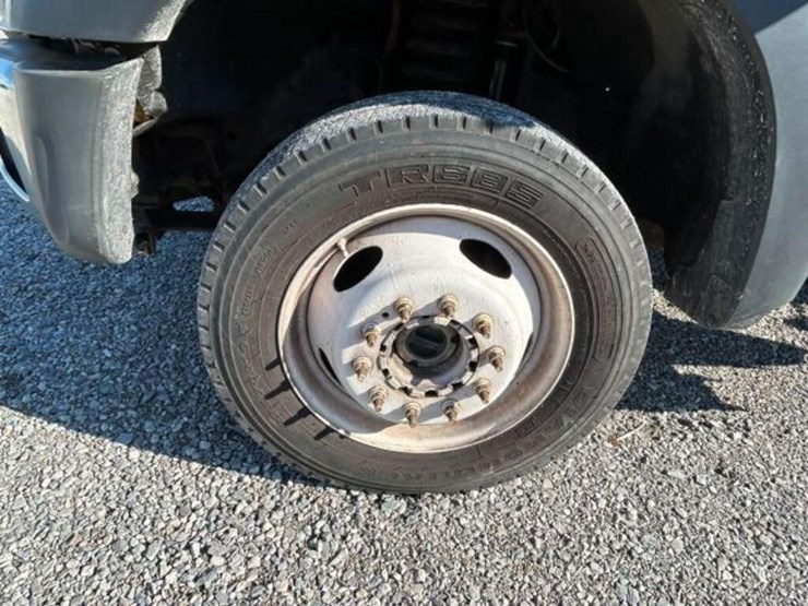 2012-ford-f550-xl-image-83
