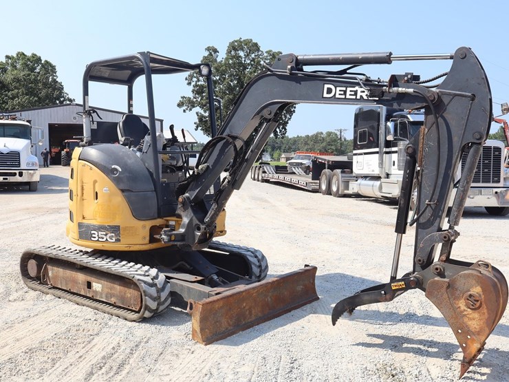 2017-deere-35g-image-7