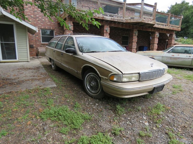 1995-chevrolet-caprice-classic-4dr-wagon-image-3