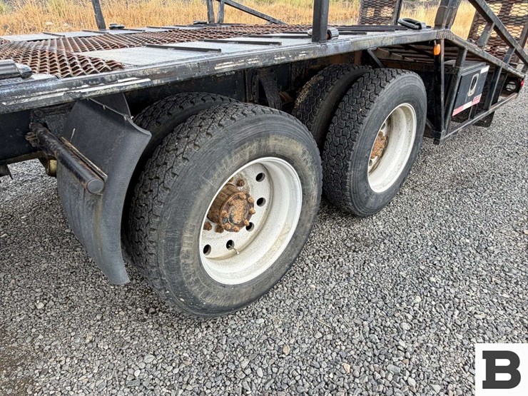 1988-peterbilt-377-image-16