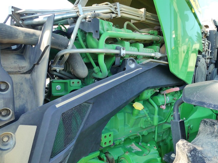 2021-john-deere-8r-310-image-14
