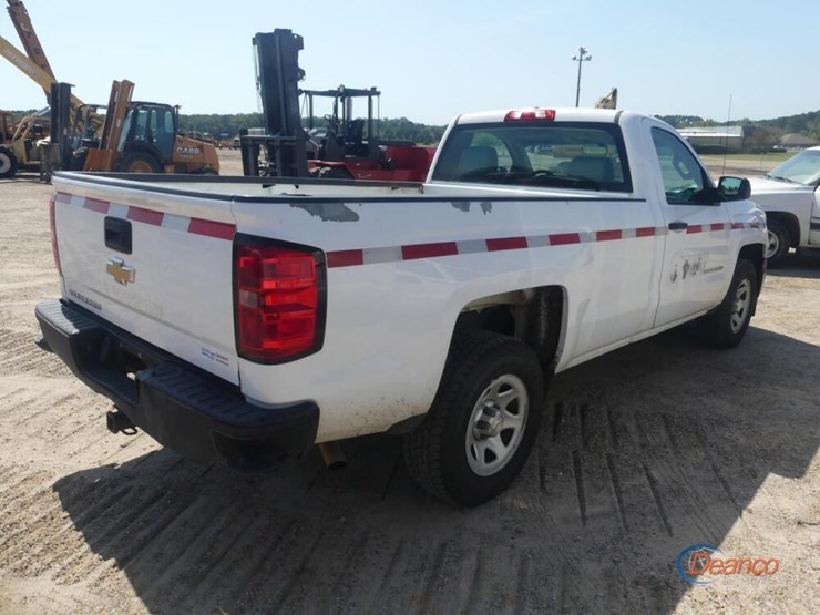 2015-chevrolet-silverado-1500-image-2