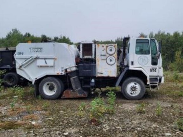 2004-freightliner-fc80-image-4