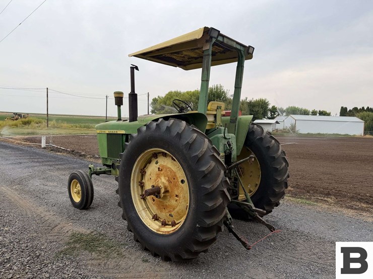 john-deere-3010-image-4