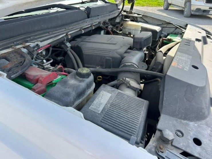 2014-gmc-sierra-3500-image-32