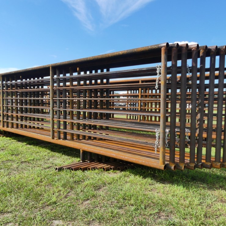 (10) 24' Free Standing Panels