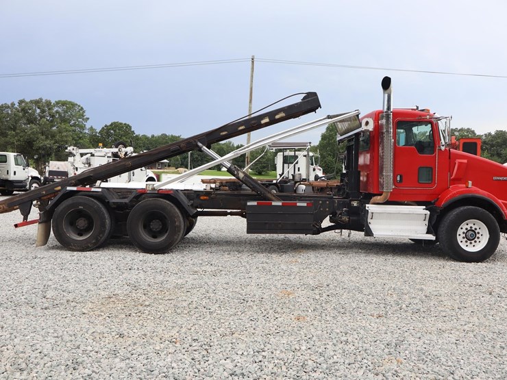 2011-kenworth-t800-image-6