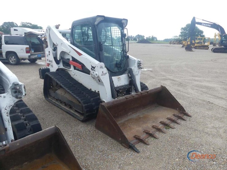 2022-bobcat-t740-image-5
