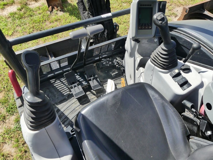 2023-deere-35g-image-15
