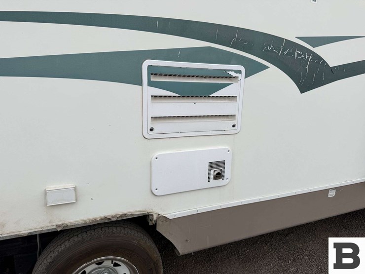 2004-fleetwood-wilderness-advantage-travel-trailer-image-30