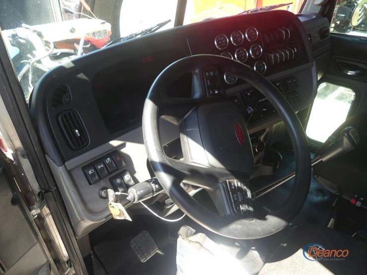 2024-peterbilt-389-image-37