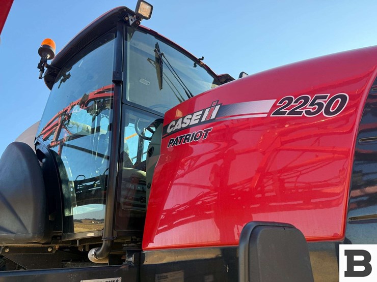 2018-case-ih-patriot-2250-image-39