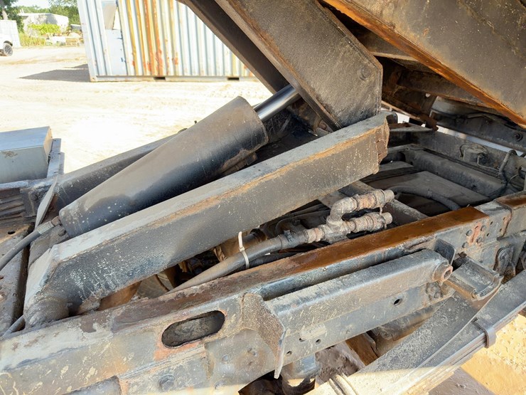 2012-ford-f550-xl-image-19