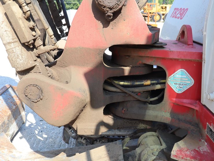 2014-takeuchi-tb290-image-31