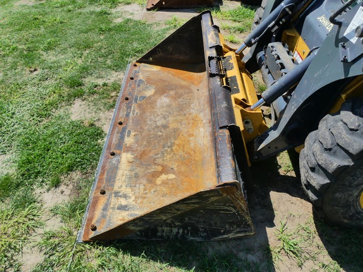 2023-deere-320g-image-10