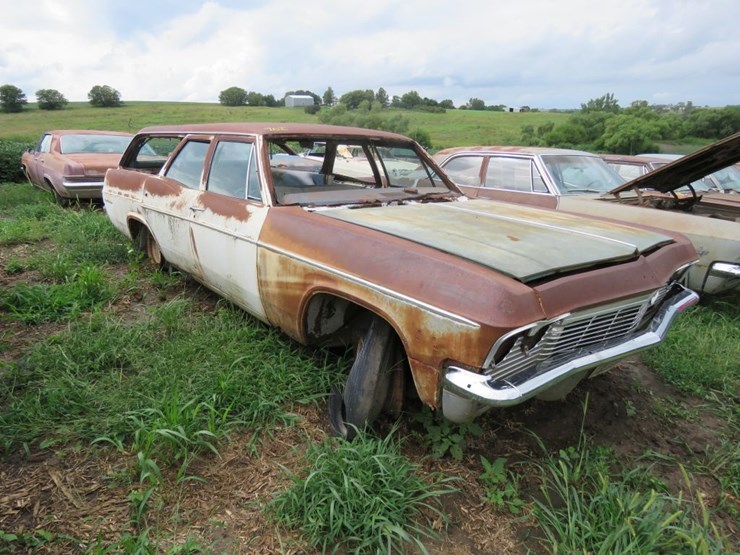1965-chevrolet-belair-4dr-wagon-image-3
