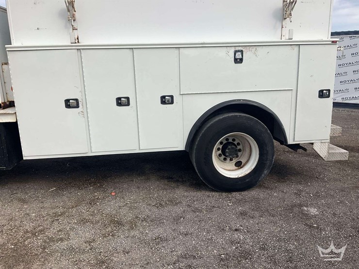 2016-international-durastar-4300-image-43