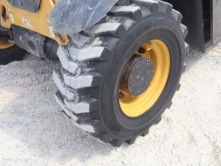 2016-caterpillar-th255c-image-24