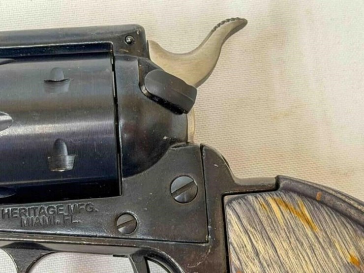 heritage-rough-rider-22/22mag-revolver-image-8