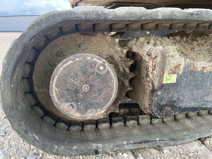 2016-caterpillar-303-image-15