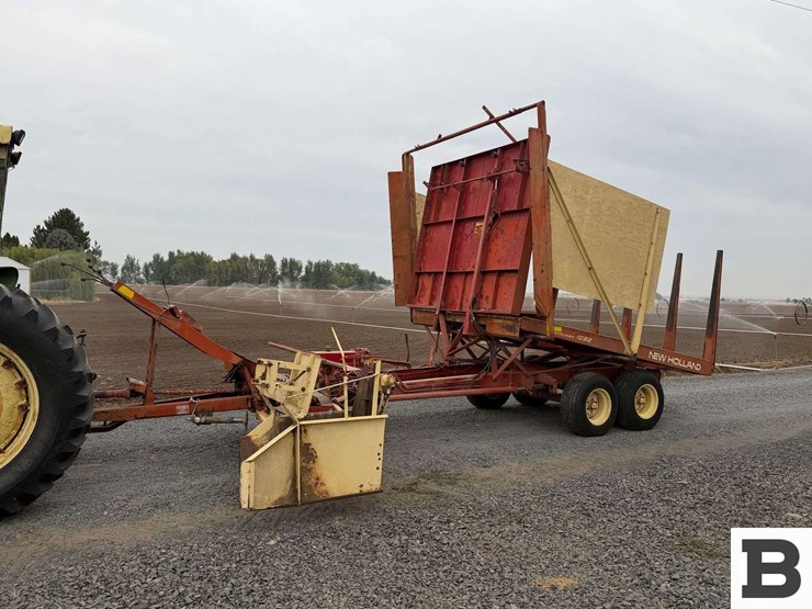 new-holland-1032-image-1