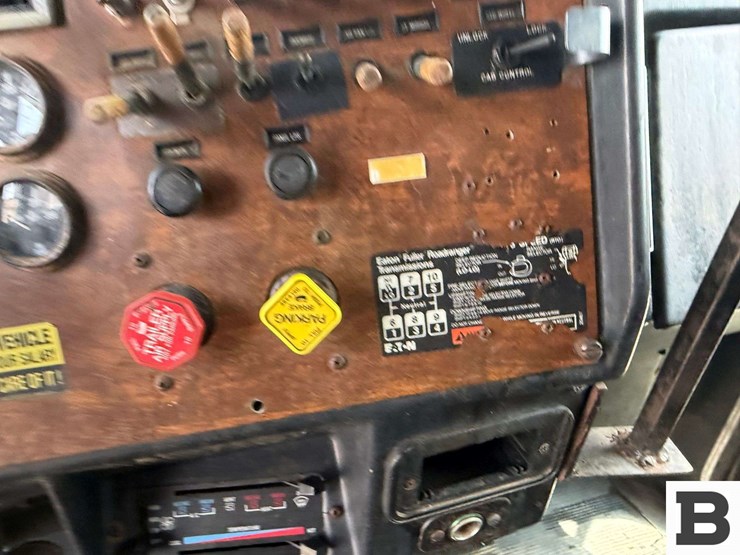 1989-peterbilt-377-image-70