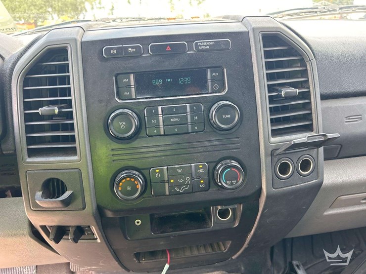 2017-ford-f550-image-19