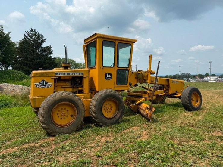 deere-570a-image-3