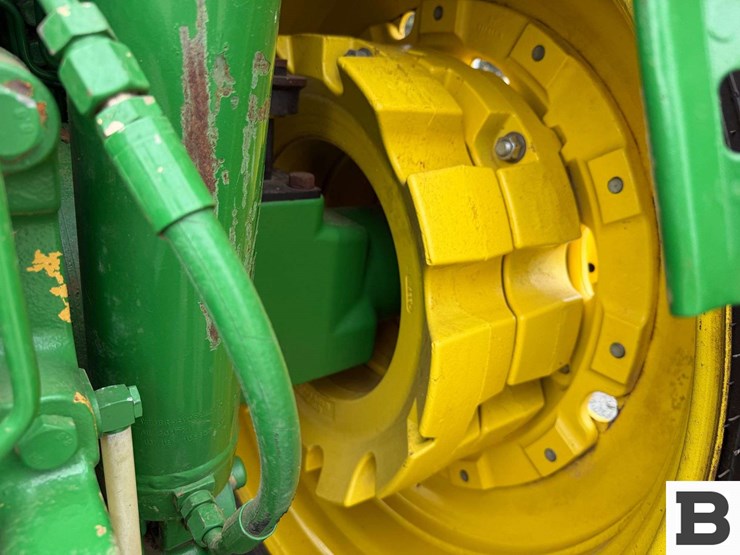 2015-john-deere-6210r-image-40