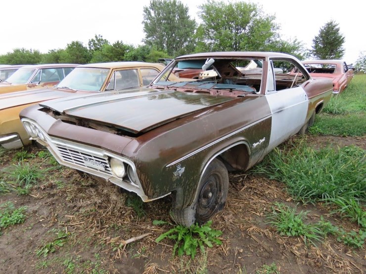 1966-chevrolet-impala-ss-2dr-ht-image-1
