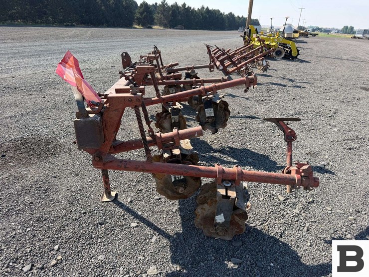 16'-lilliston-rolling-cultivator-toolbar-image-2