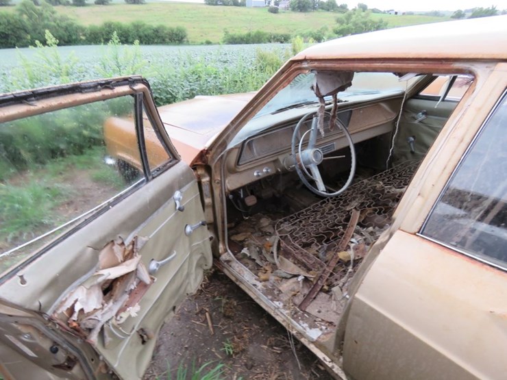 1966-chevrolet-biscayne-4dr-sedan-image-13